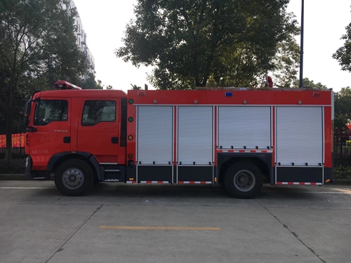 国五重汽T5G泡沫消防车(5吨)