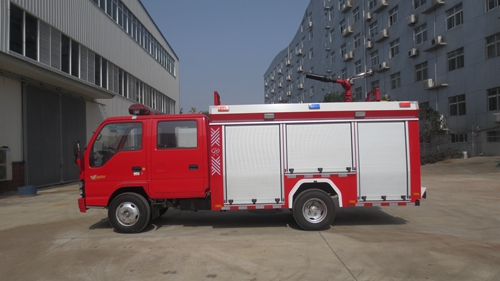 国六庆铃2.5吨水罐消防车