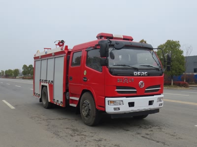 国五东风多利卡4吨水罐消防车
