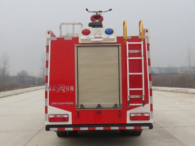 国六东风多利卡5吨水罐消防车