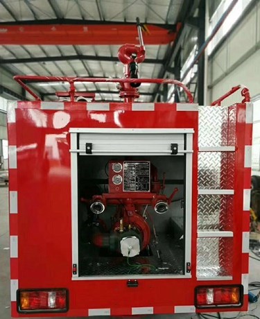 国五凯马小型消防洒水车（消防泵）